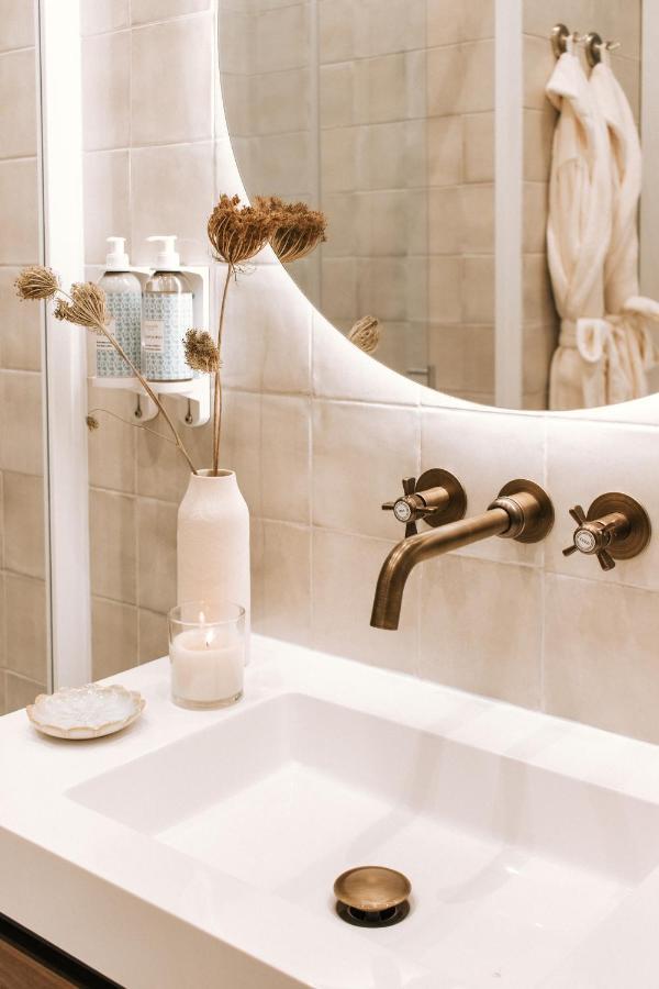 Casa Jasmim • Lovely Studio With Luxury Details • * Lagos